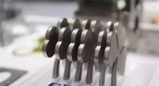 如何提高激光切割機(jī)切割精度？